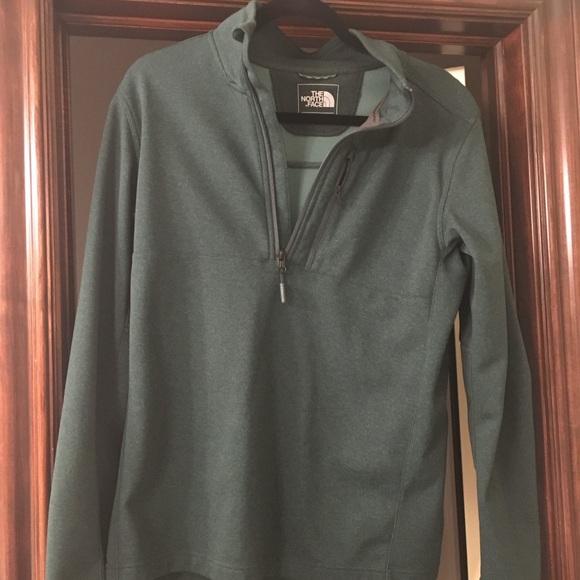 The North Face men’s pullover. Green, Sz M Great used condition. - Picture 4 of 5